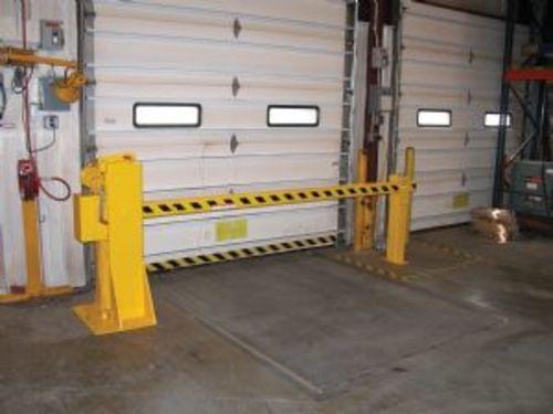 DOCK BARRICADE MANUAL HAND CRANK 8 FT