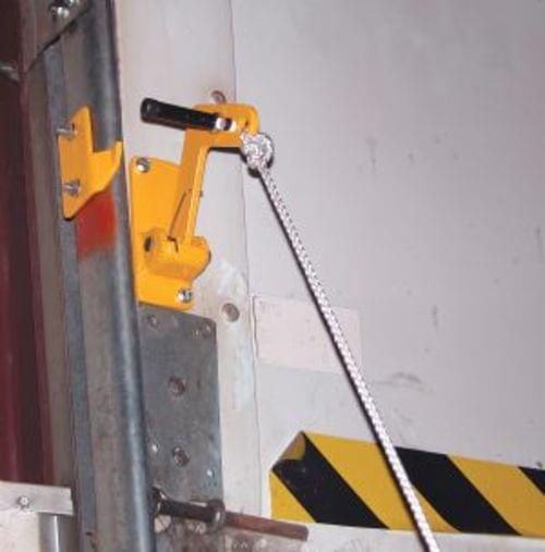 AUTOMATIC OVERHEAD DOOR LOCK 5 X 6.5