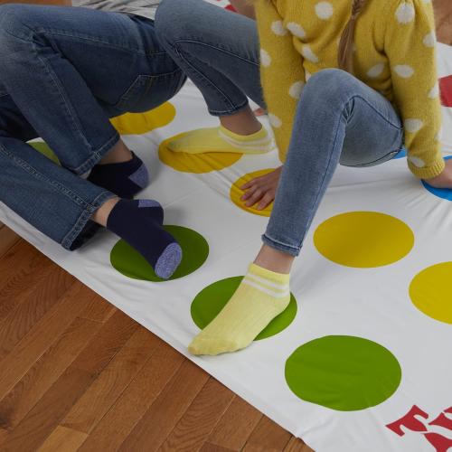 Hasbro Twister Game, Party Game, Classic Board Game for 2 or More Players, Indoor and Outdoor Game for Kids 6 and Up, English and French Bilingual Version - Games - EVEHBG98831024