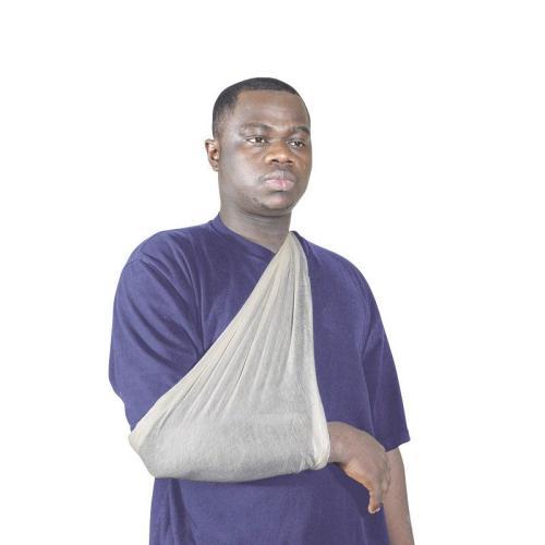 TRIANGULAR BANDAGE WITH PINS - 102cm x 102cm x 142cm (40" x 40" x 55.9")