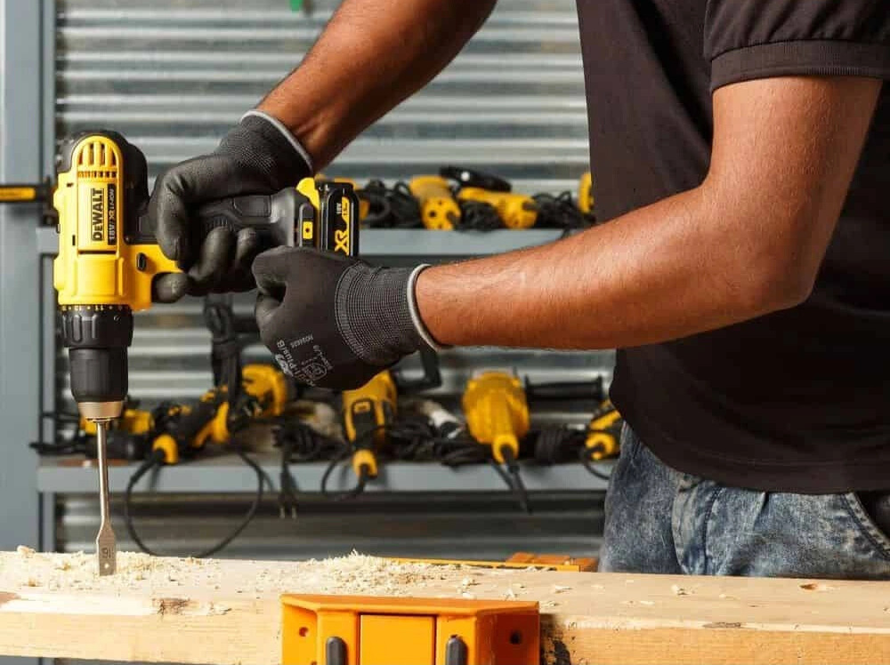 DeWalt cordless drill-driver kit