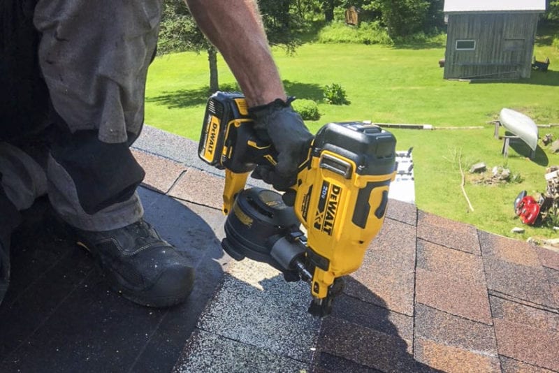 DeWalt Cordless Roofing nailer kit