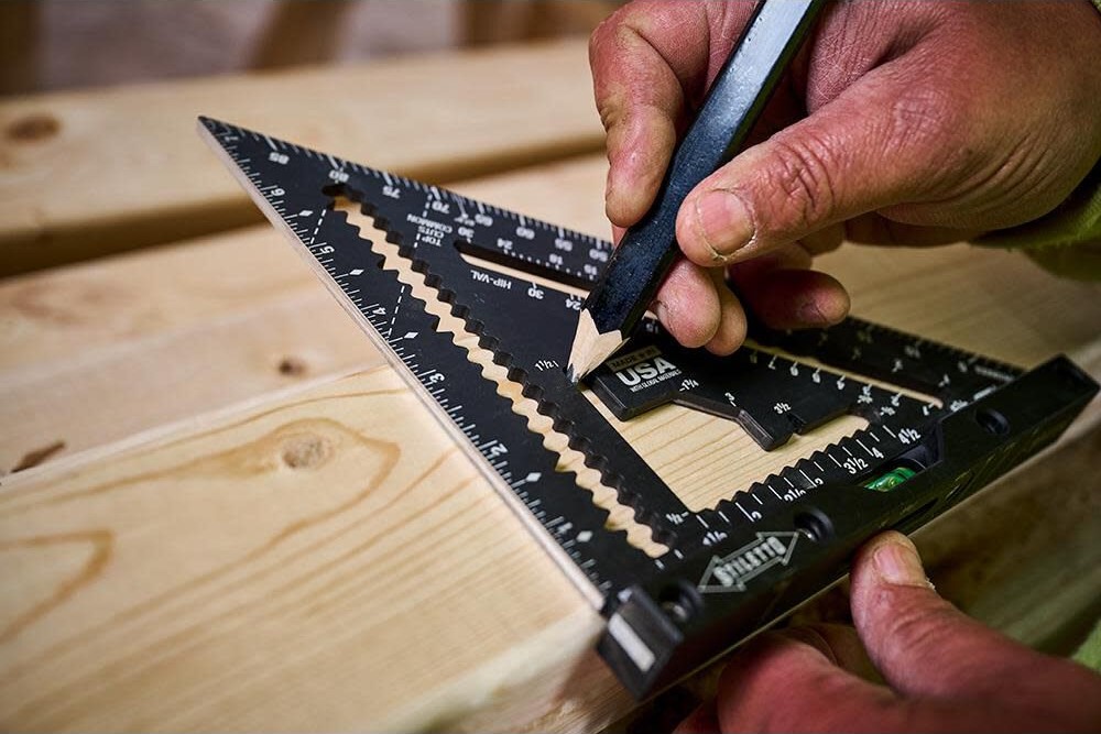 stsq7-l carpenter square with level