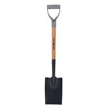 D-HANDLE GARDEN SPADE WOOD HND