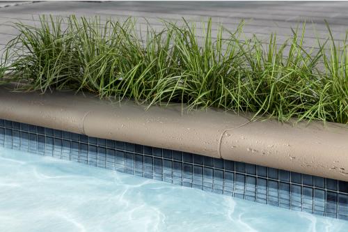 Bali Travertina Raw Cap, KleanBloc, Ivory – Klean-Bloc Wall Caps & Pool Coping