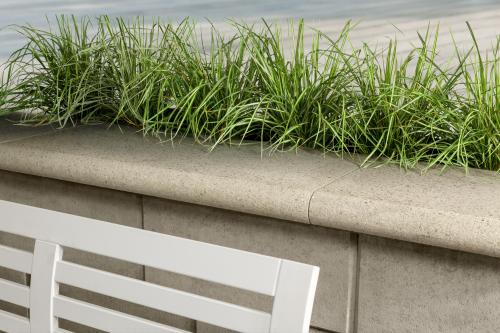 Bullnose Grande Pool Coping, Polished, Beige Cream – Large-Format Concrete Cap for Pools, Steps & Seat Walls