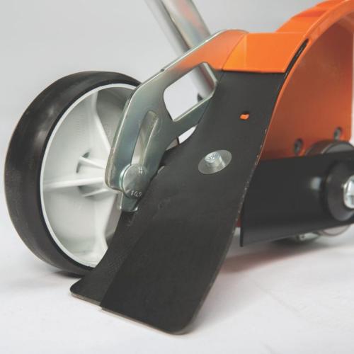 FC 56 C-E 27.2cc Gas-Powered Curved Shaft Edger Alt #1