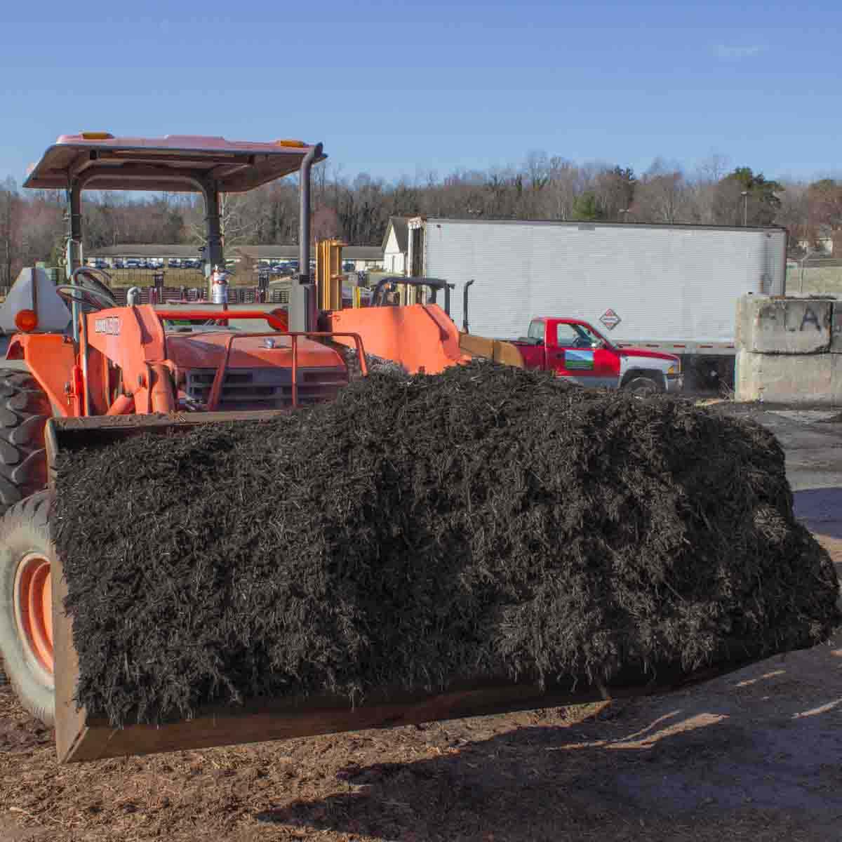 1 Cubic Yard Black Loose Bulk Mulch Alt #1