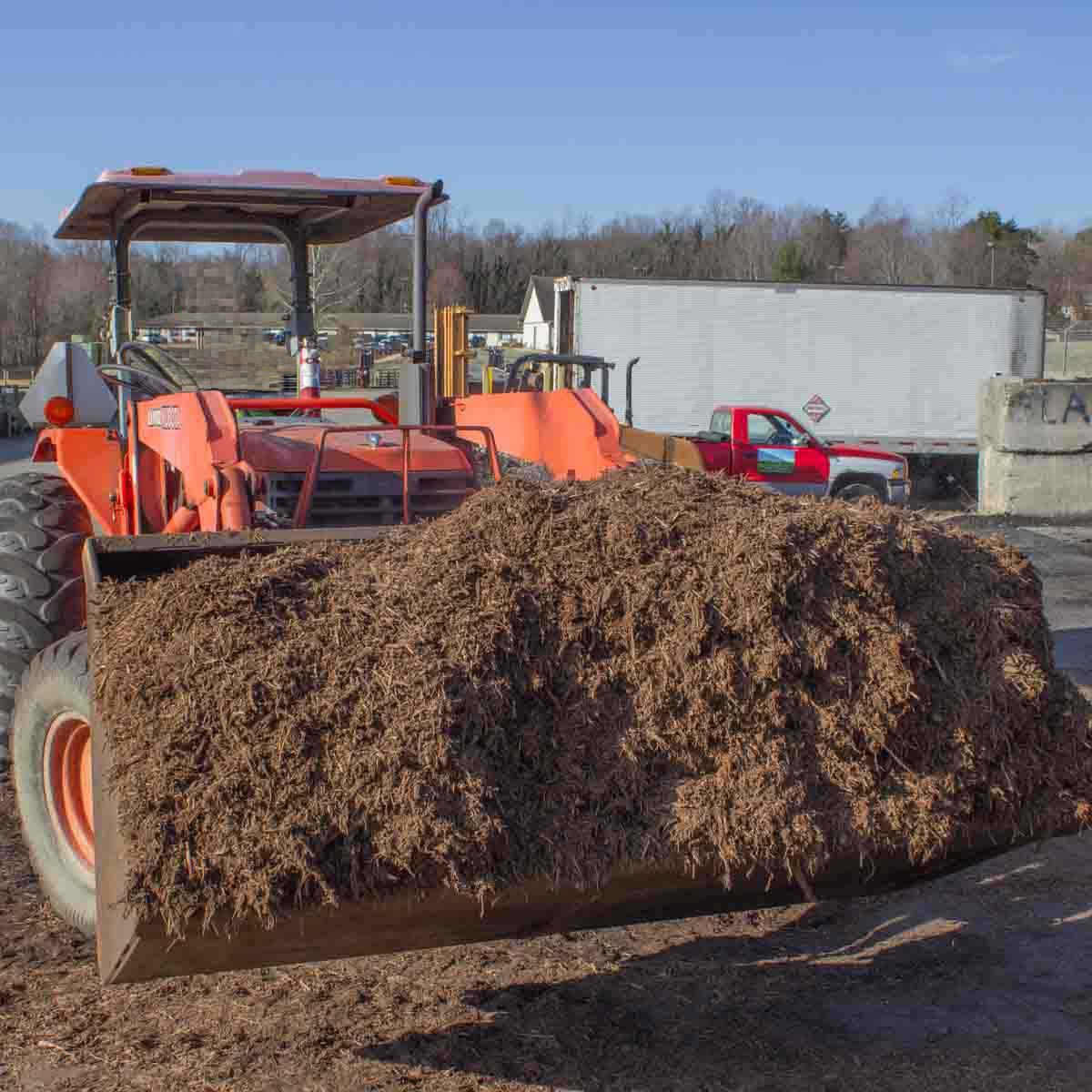 1 Cubic Yard Natural Loose Bulk Mulch Alt #1