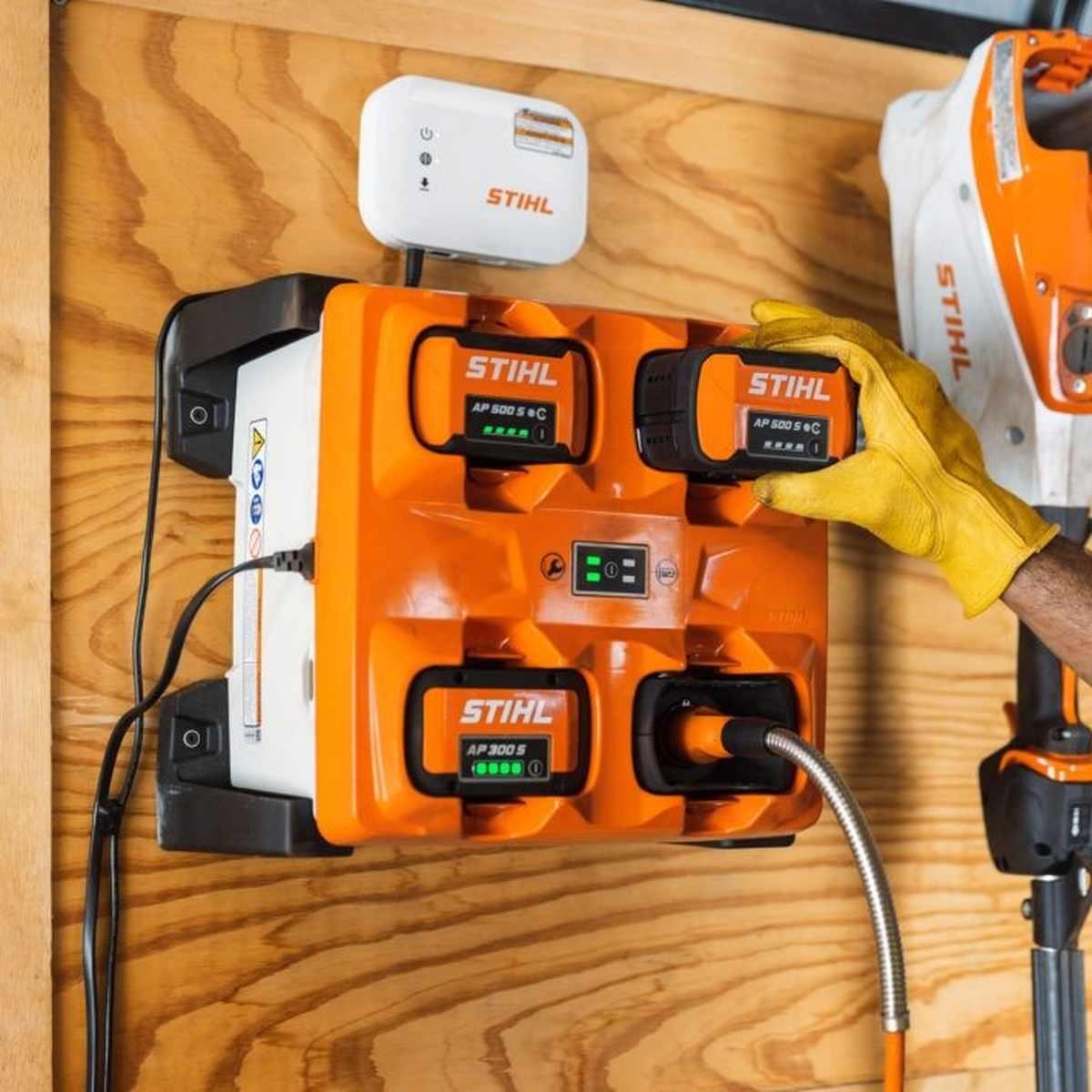 AL301-4 AP Series 4-Multi Battery Charger Alt #2