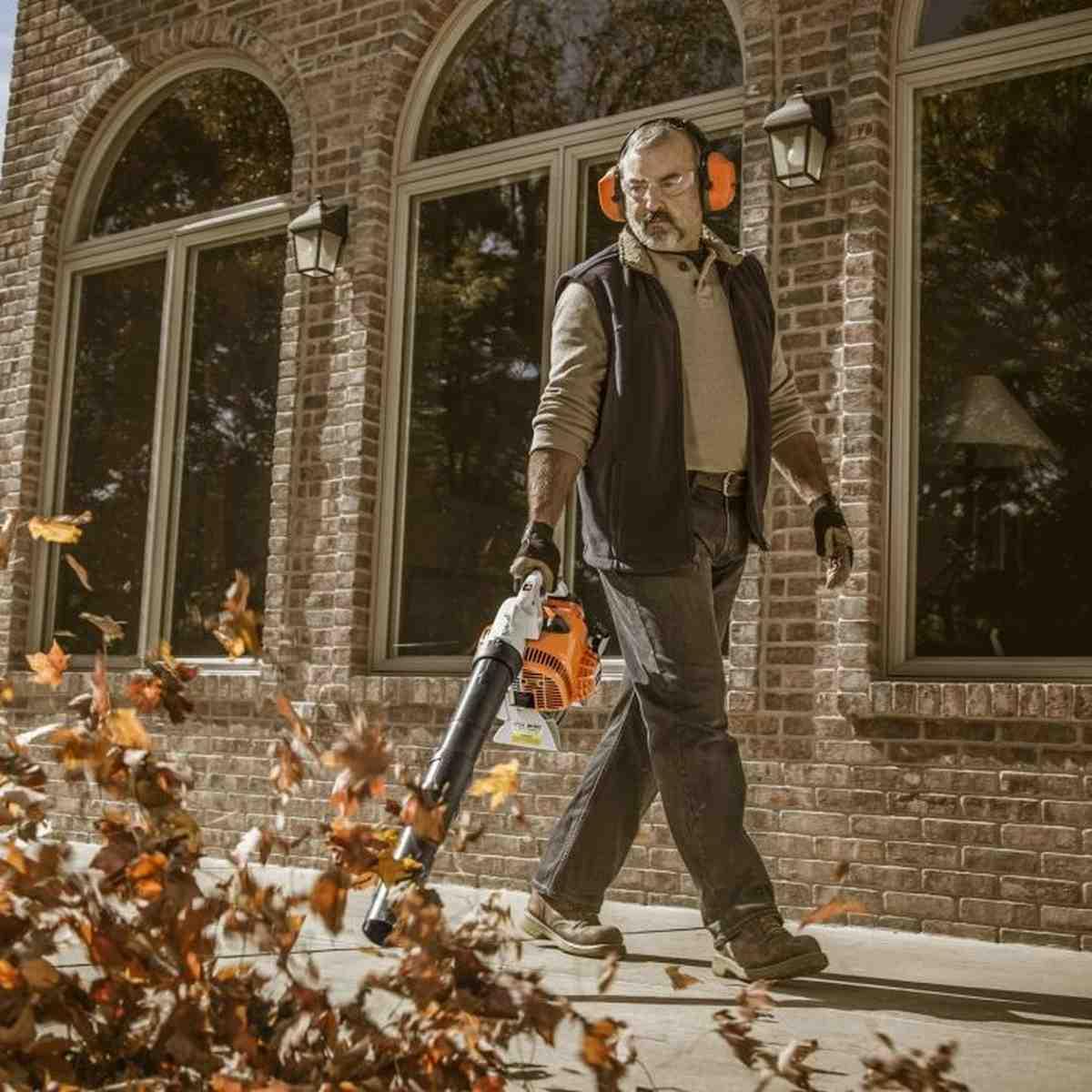 BG 56 C-E 27.2cc Gas-Powered Handheld Blower with Easy2Start Alt #3