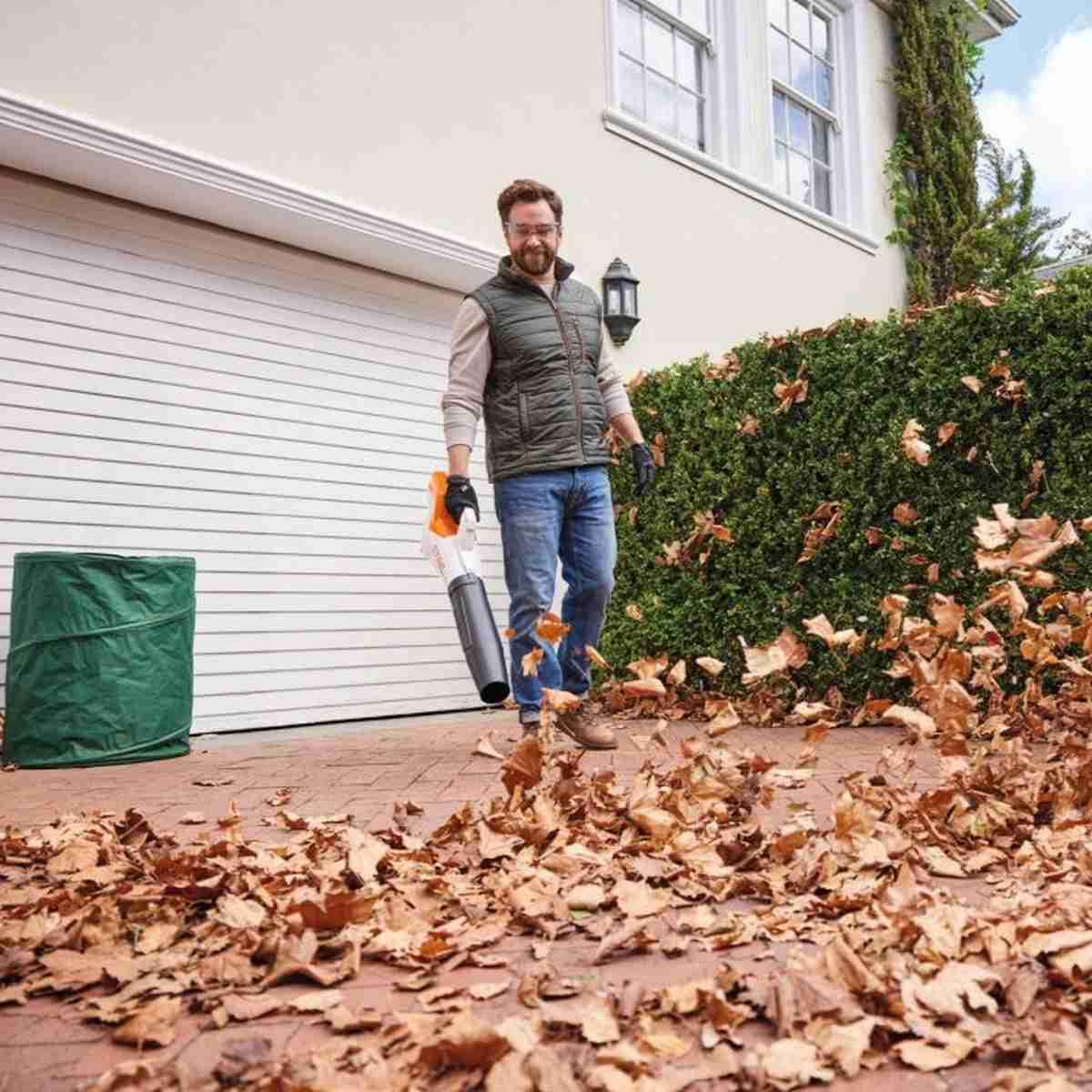 BGA 50 36V AK Battery Blower Set with AK 20 Battery and AL 101 Charger Alt #1