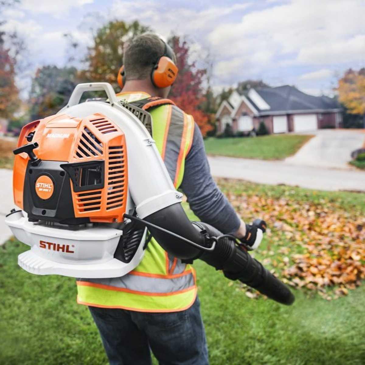 BR 800 X-Z MAGNUM 79.9cc Gas-Powered Backpack Blower Alt #2