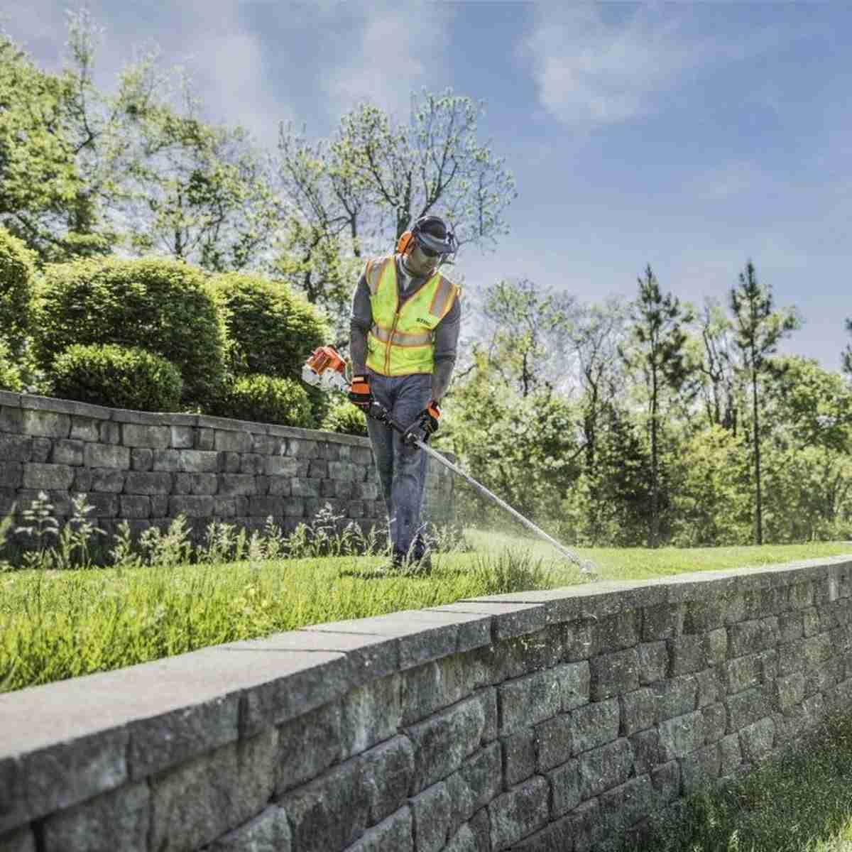 FS 94 R 24.1cc Gas Trimmer with Loop Handle Alt #1