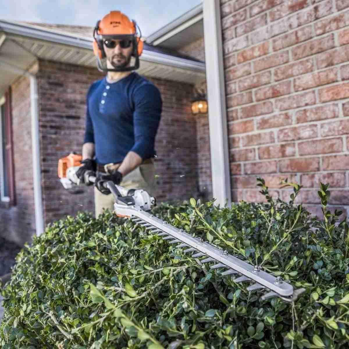 HL 94 K 145\u00b0 24 in Gas Extended Reach Hedge Trimmer Alt #1