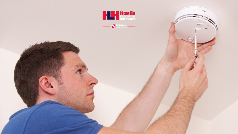 Installing a plug-in carbon monoxide detector in a home