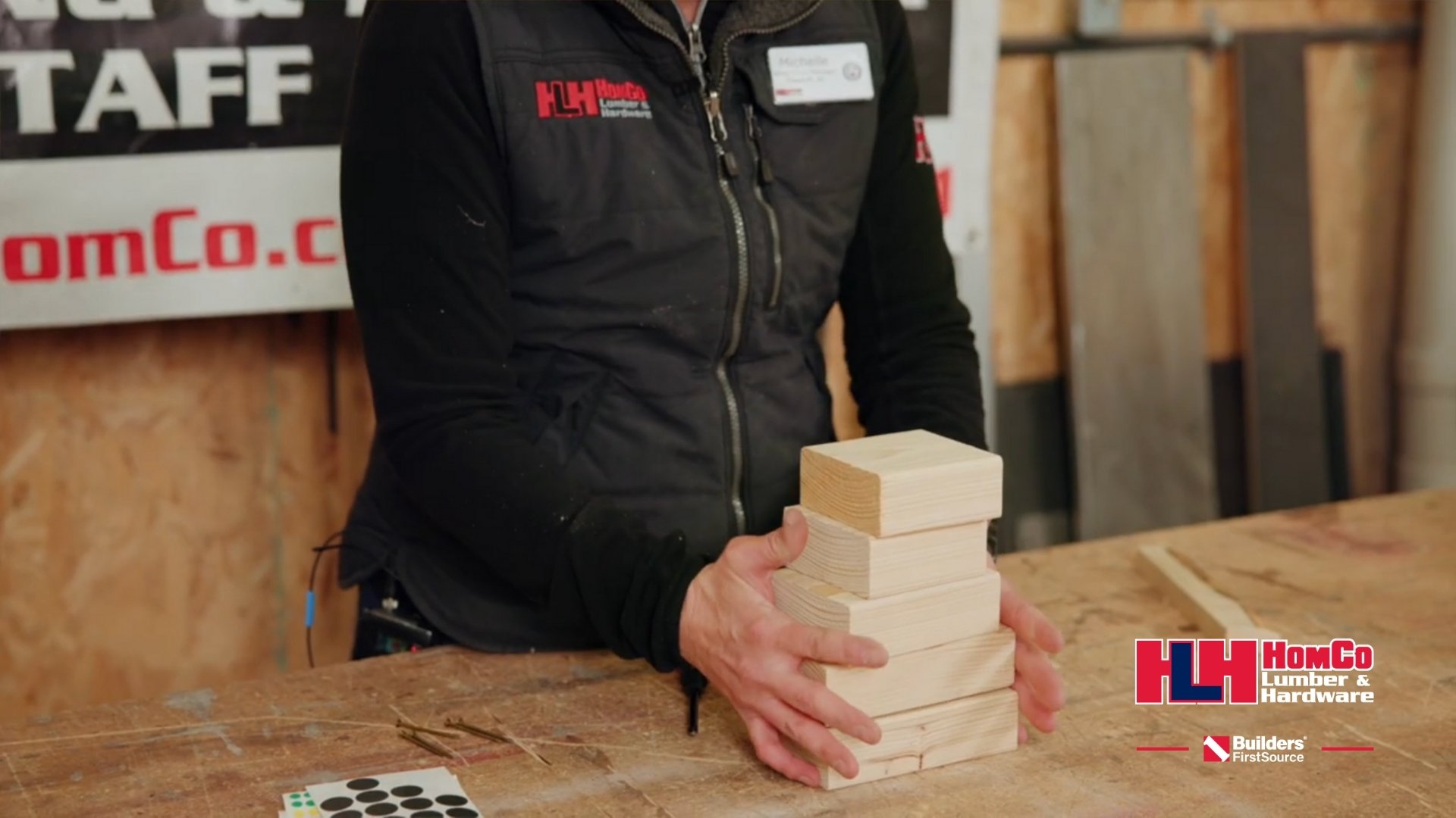 Build wooden snowman – step 2: line up the pieces