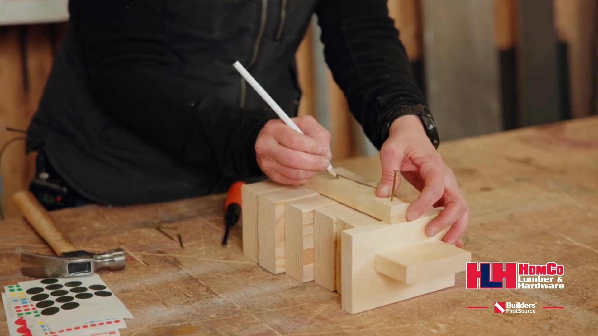 Build wooden snowman – step 3: line up the brace