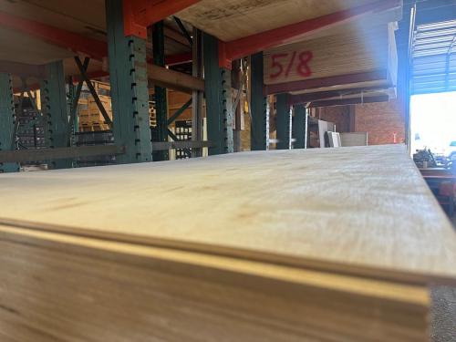 15/32" (1/2") Rated 4X8 Sanded Plywood