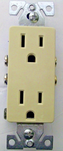 Decora Duplex Outlet Iv