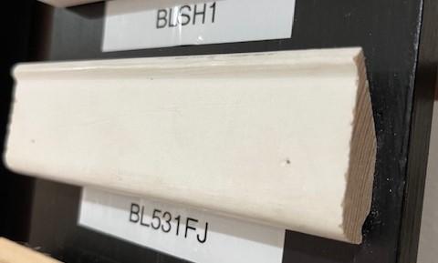 1 5/8" LIP MLDG P/W 8+16 (BL531)