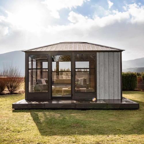 Hudson 11x11 Peak Roof / Vinyl Windows / Screens / Single Locking Door