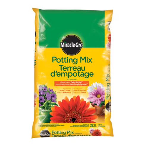 Miracle-Gro Potting Mix 0.21-0.11-0.16 - 28.3L Bag