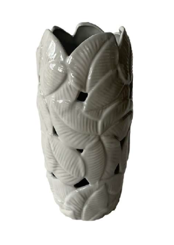 White Vase – 16 x 31.5 x 16 cm