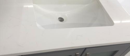 VANITY TOP 31X22 QUARTZ STONE WHITE W/ BACKSPLASH