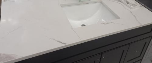 VANITY TOP 49X22 QUARTZ STONE CALACATTA WHITE W/BACKSPLASH