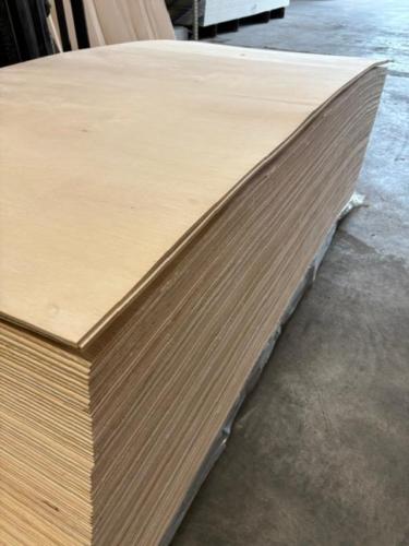 3/8" 8'x4' BENDING LAUAN PLYWOOD