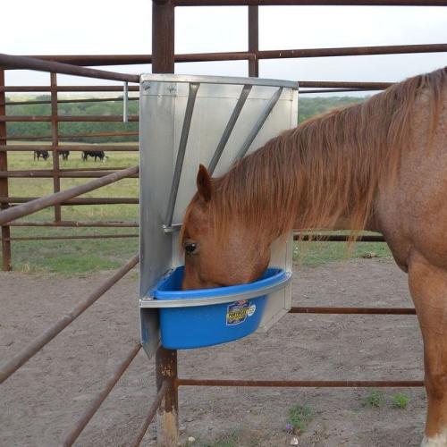 Ranger Gate Co. Feeder Corner Hanging Horse W/Poly Bottom