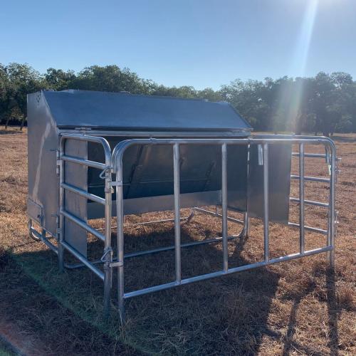 Ranger Gate Co. Feeder 2000# W/Poly/B Skids