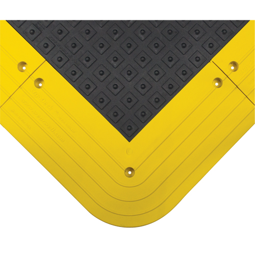 ErgoDeck® Non-Slip Mat No.552, PVC, 3-1/2' W x 4' L, 7/8" Thick, Black/Yellow