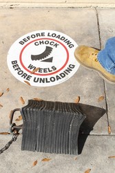 PAVEMENT PRINT SIGNS