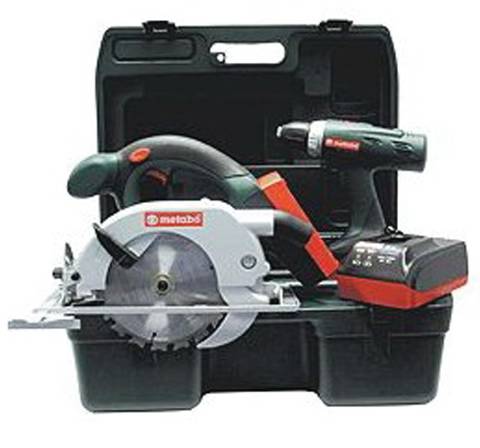 Saw/Drill/Driver/Flashlight Combo Kit
